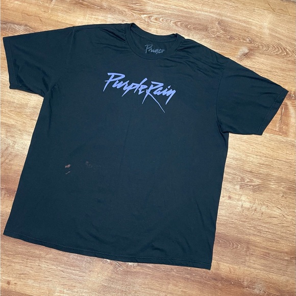 Graphic tee - Picture 1 of 4